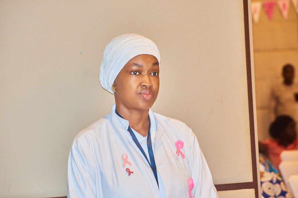Membre de l’équipe médicale de la Clinique Afoua lors du panel à l’Hôtel Bravia